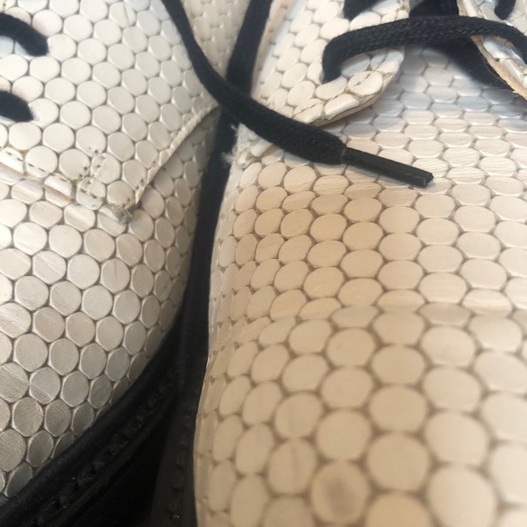 Robert Clergerie paris white oxfords lug soles 38.5 Like new - Picture 13 of 13